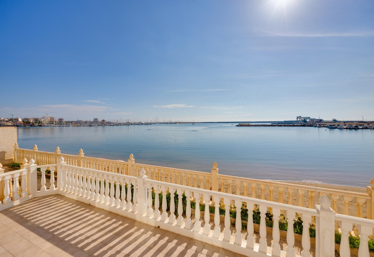 Rynek wtórny · APARTAMENTO · Torrevieja · Playa del Acequión
