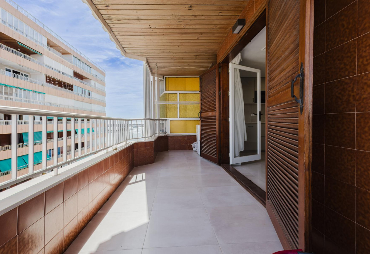 Rynek wtórny · APARTAMENTO · Torrevieja · Playa del Acequión