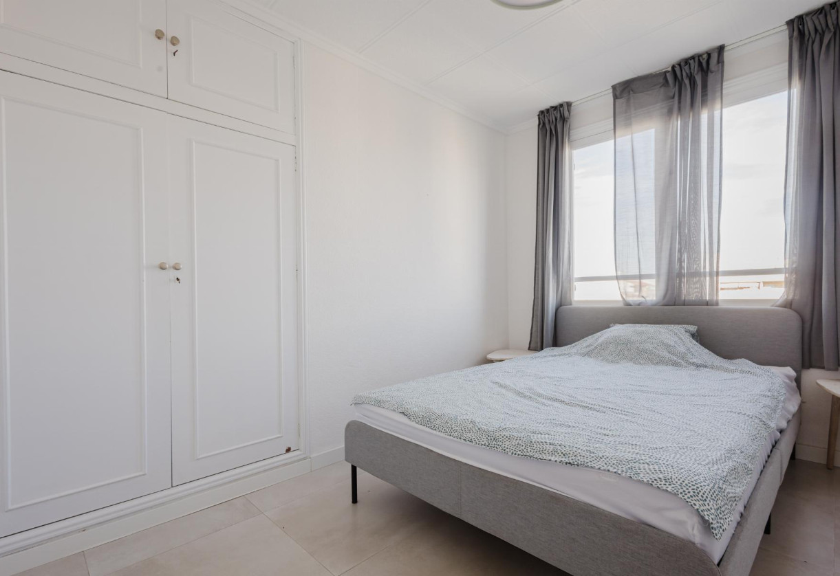 Rynek wtórny · APARTAMENTO · Torrevieja · Playa del Acequión