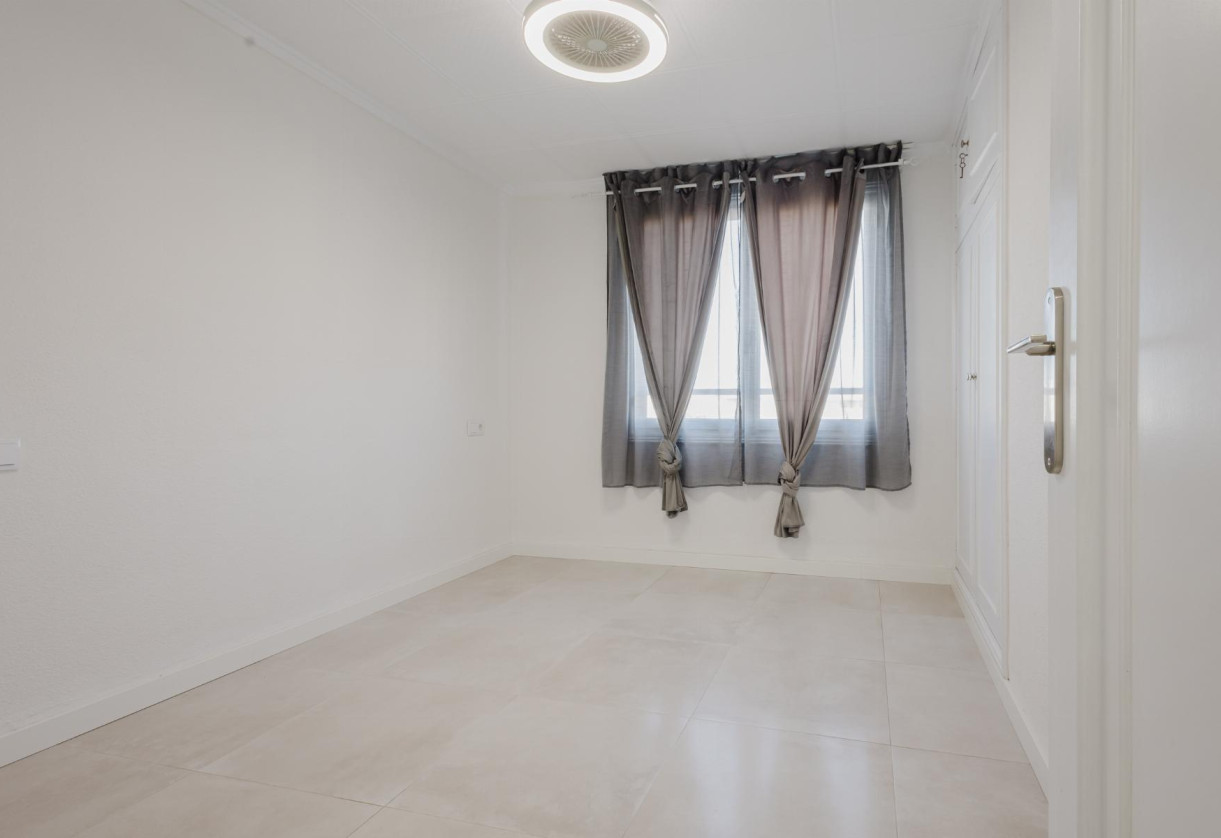 Rynek wtórny · APARTAMENTO · Torrevieja · Playa del Acequión