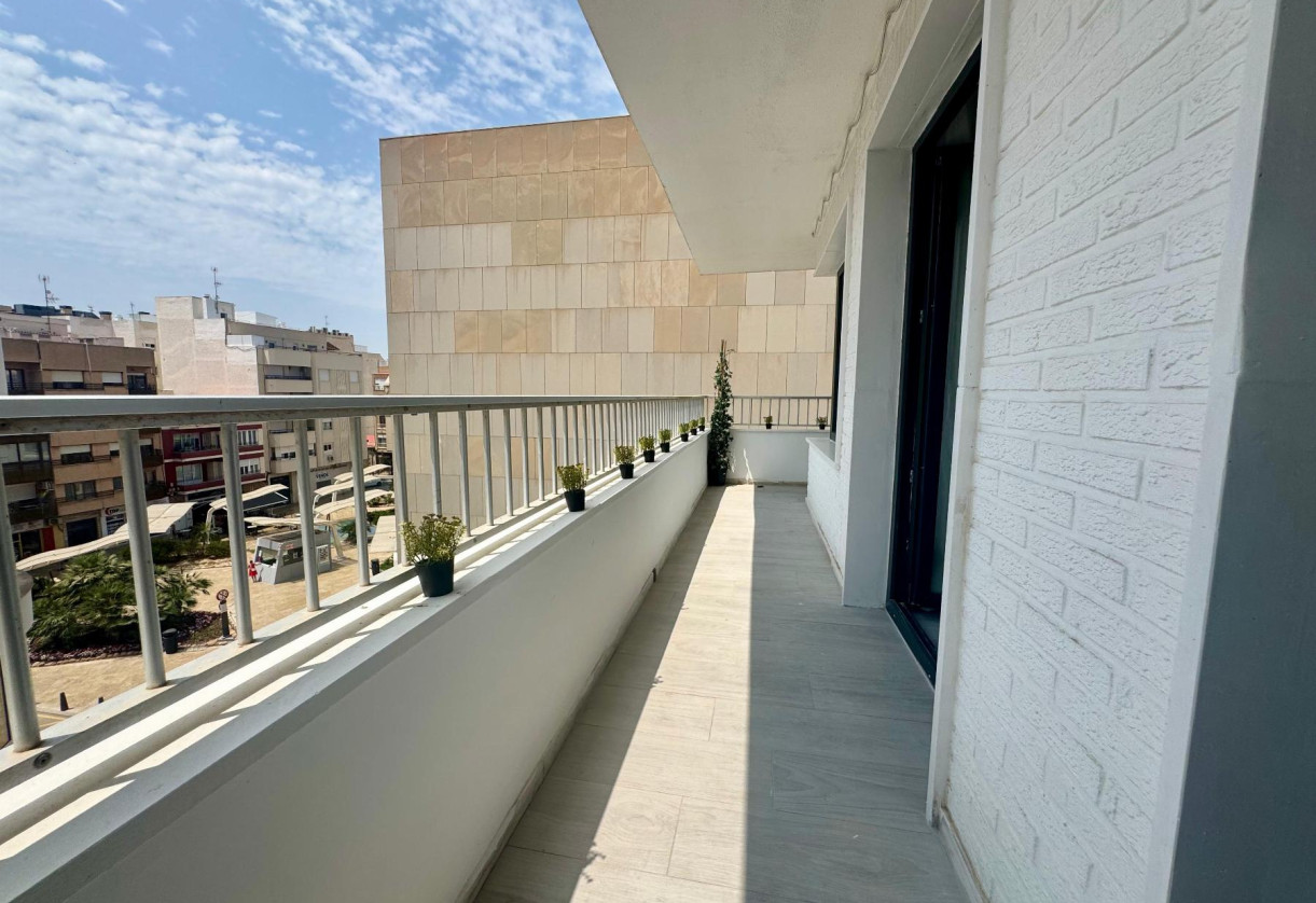 Rynek wtórny · APARTAMENTO · Torrevieja · CLUB NAUTICO TORREVIEJA