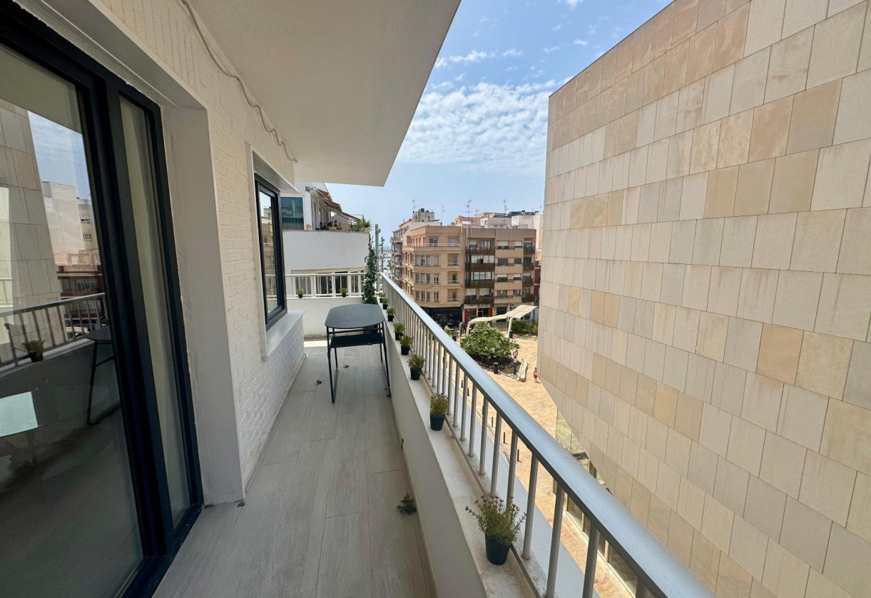 Rynek wtórny · APARTAMENTO · Torrevieja · CLUB NAUTICO TORREVIEJA