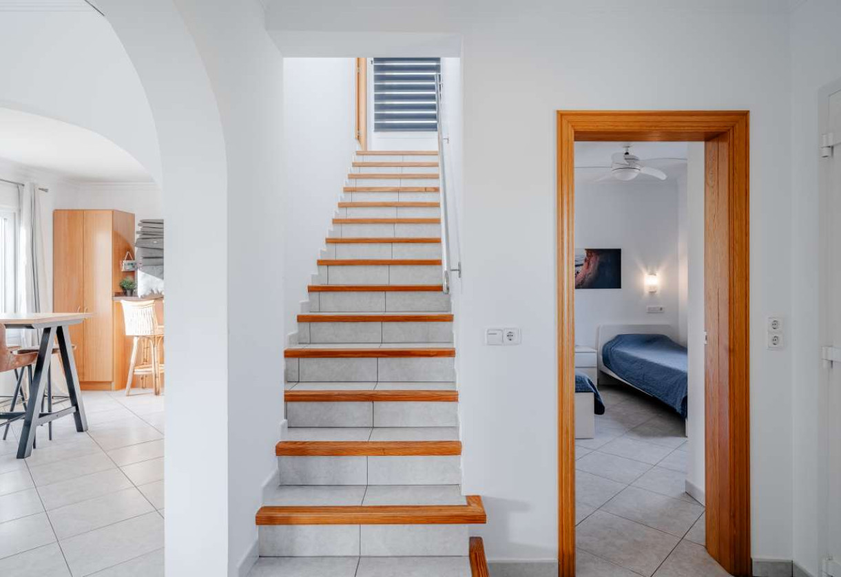 Resale · detached house · Costeres