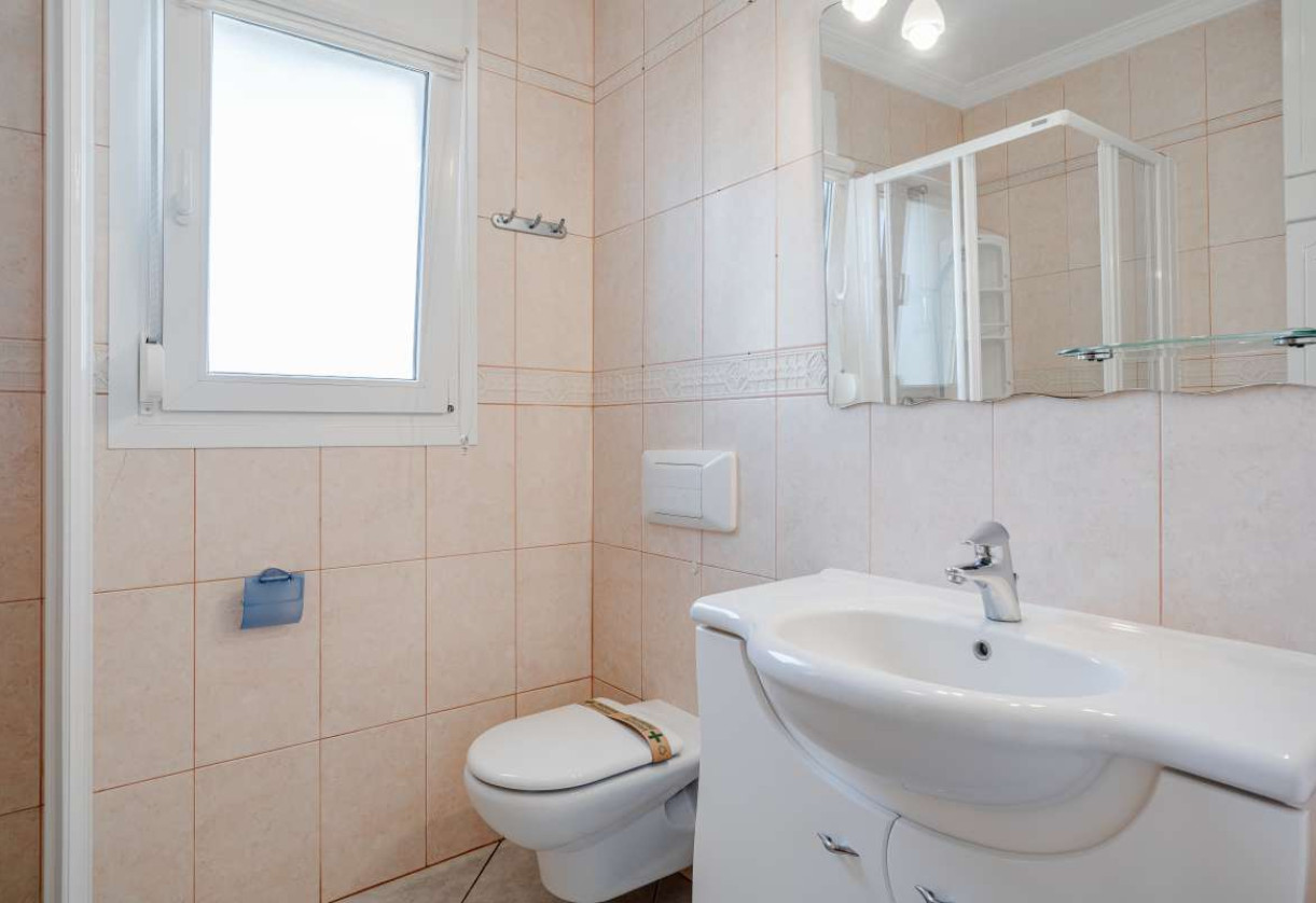 Resale · detached house · Costeres