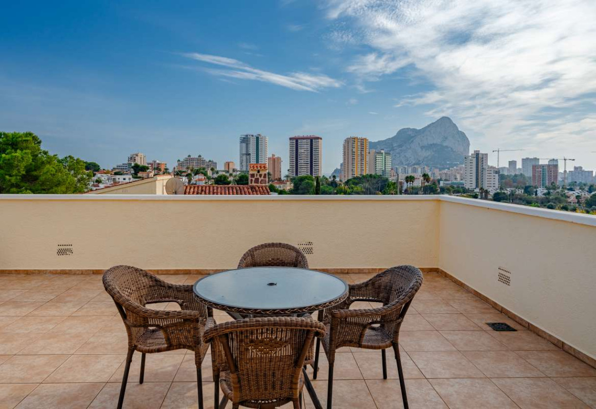 Resale · detached house · Costeres