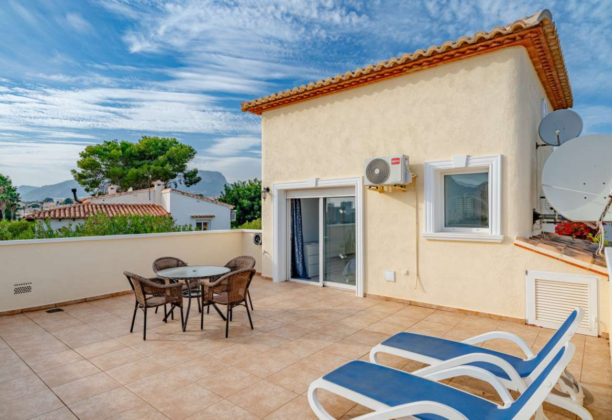 Resale · detached house · Costeres