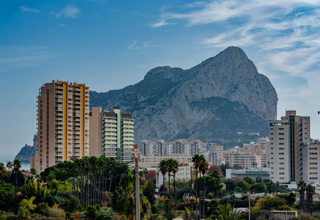 Resale · detached house · Costeres