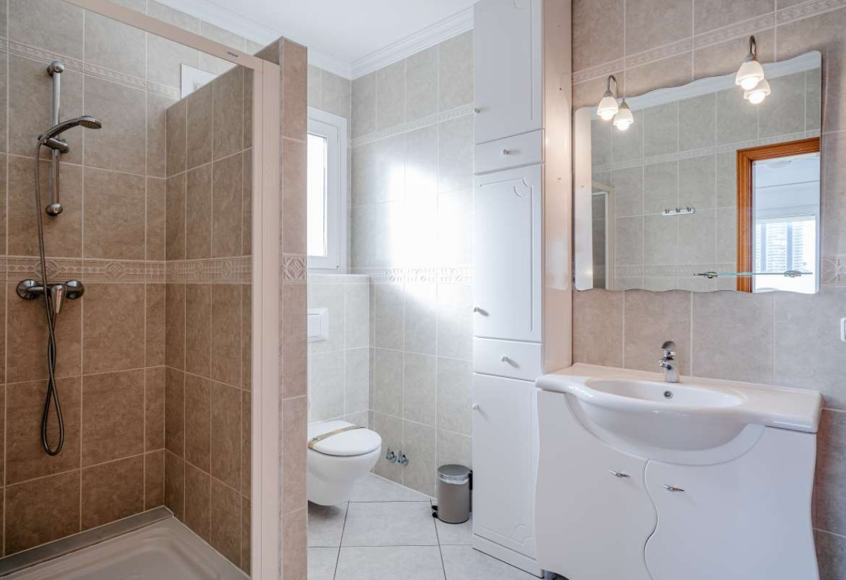 Resale · detached house · Costeres