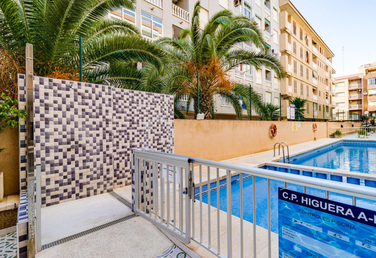 Sale · Apartment · Torrevieja · El Acequión - Los Náufragos