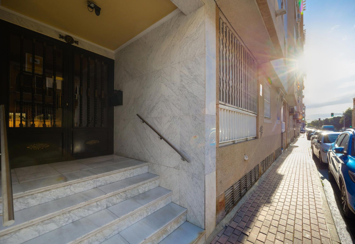 Sale · Apartment · Torrevieja · El Acequión - Los Náufragos