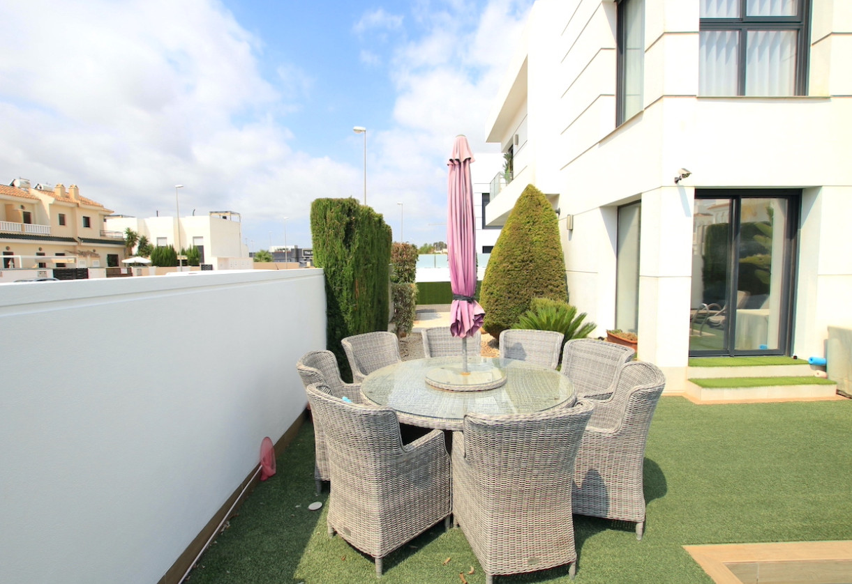 Rynek wtórny · Villa · Ciudad Quesada - Doña Pepa