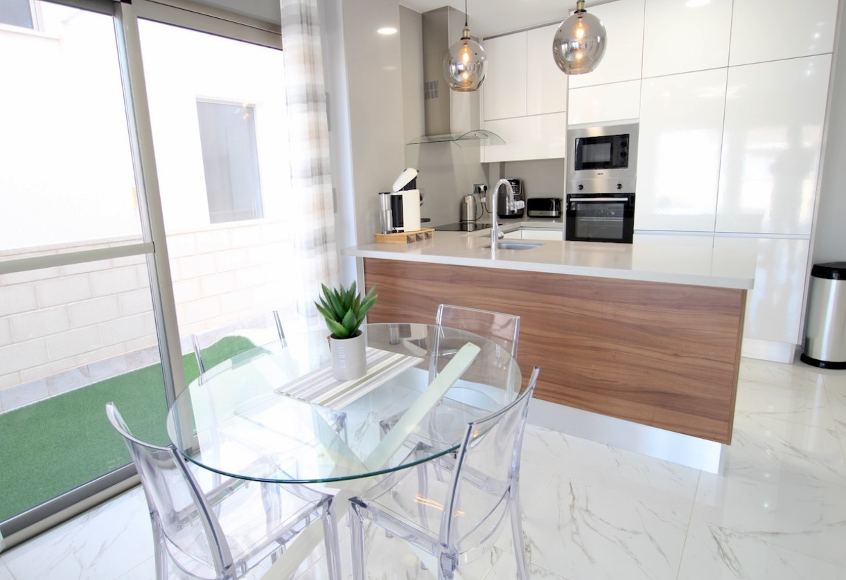 Resale · Villa · Villamartin