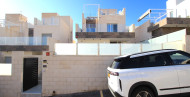 Resale · Villa · Villamartin