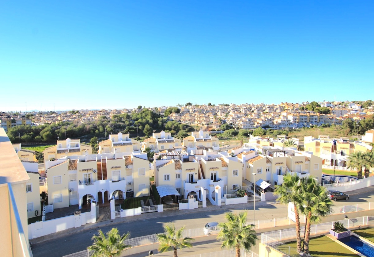 Resale · Apartment · Villamartin