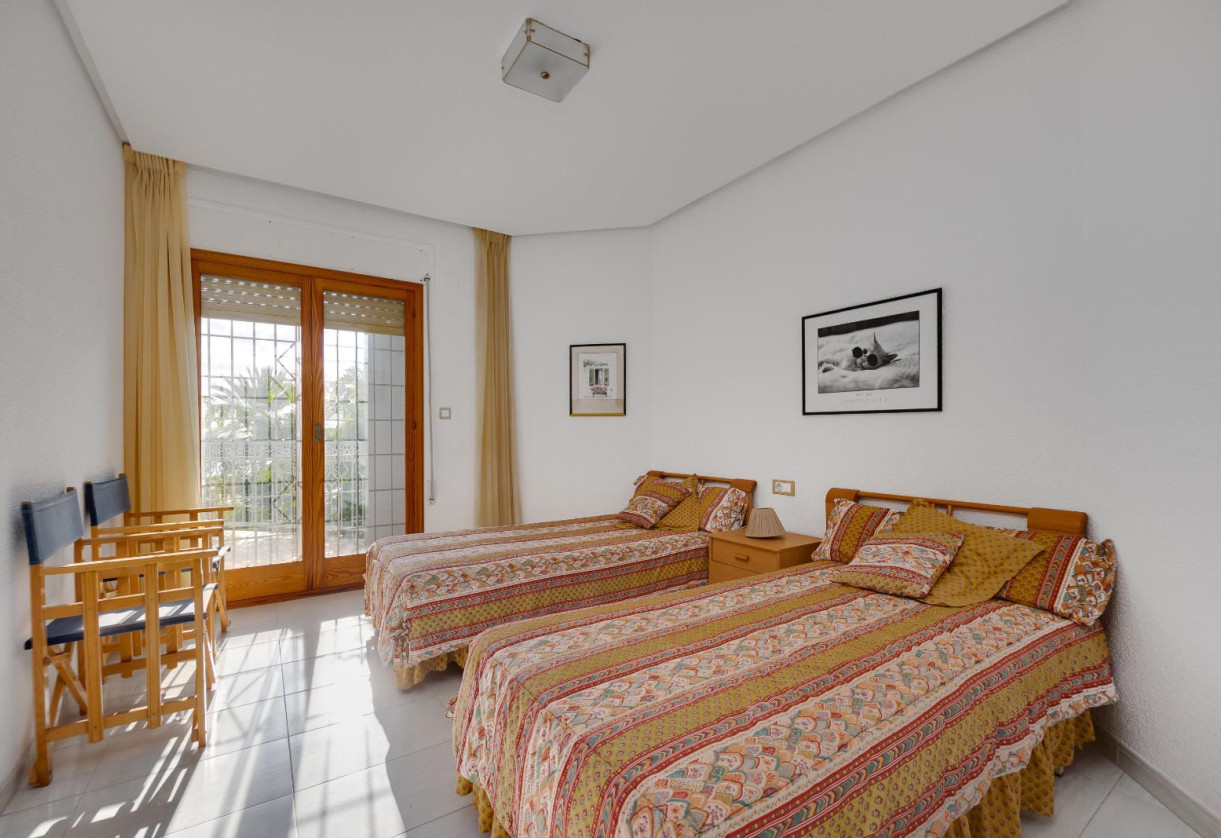 Resale · detached house · Santa Pola