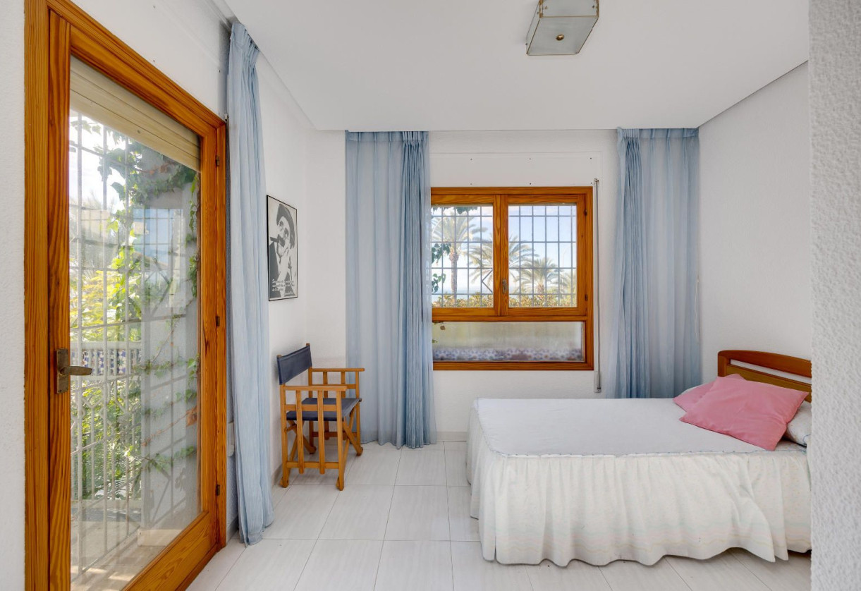 Resale · detached house · Santa Pola