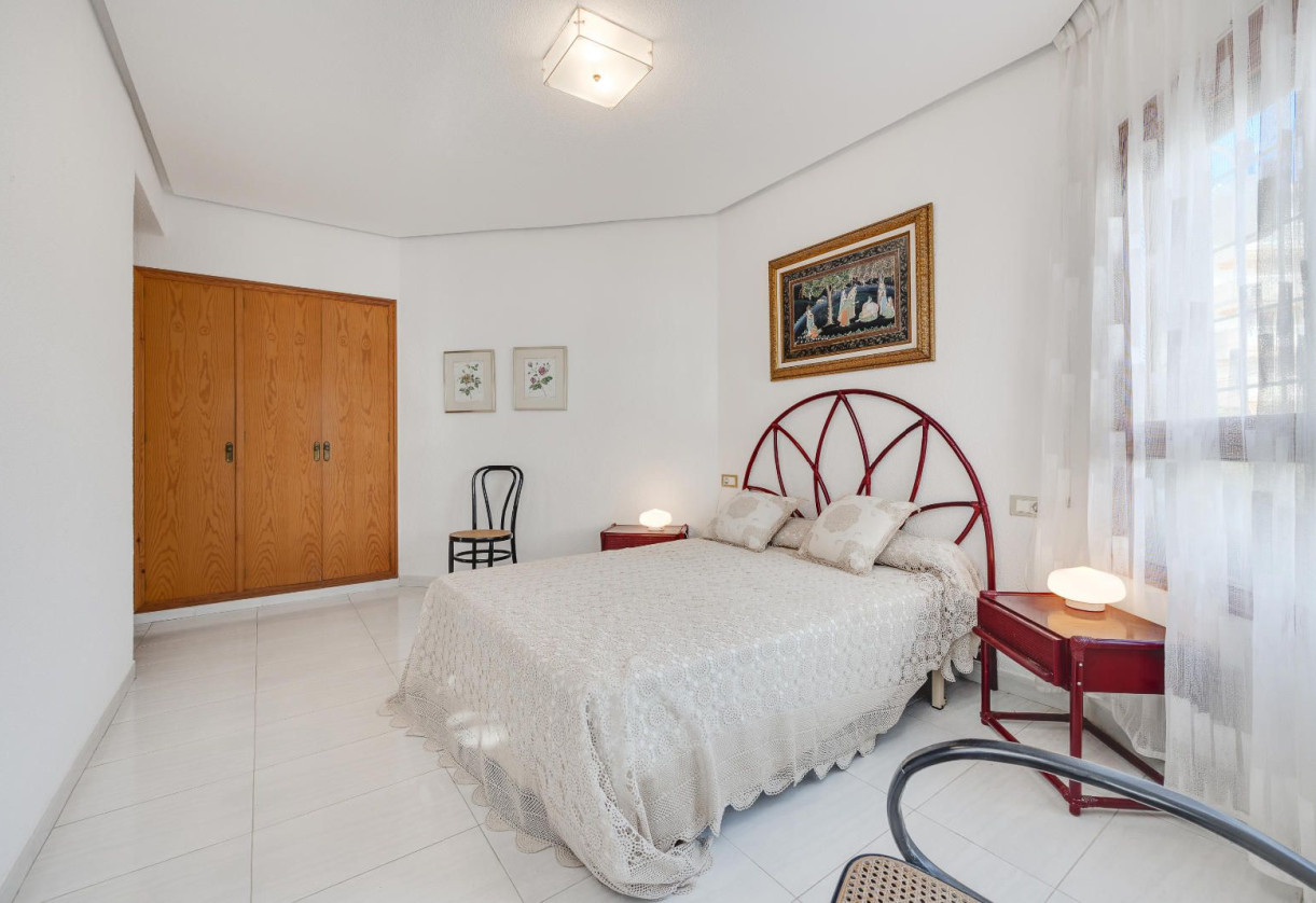 Resale · detached house · Santa Pola