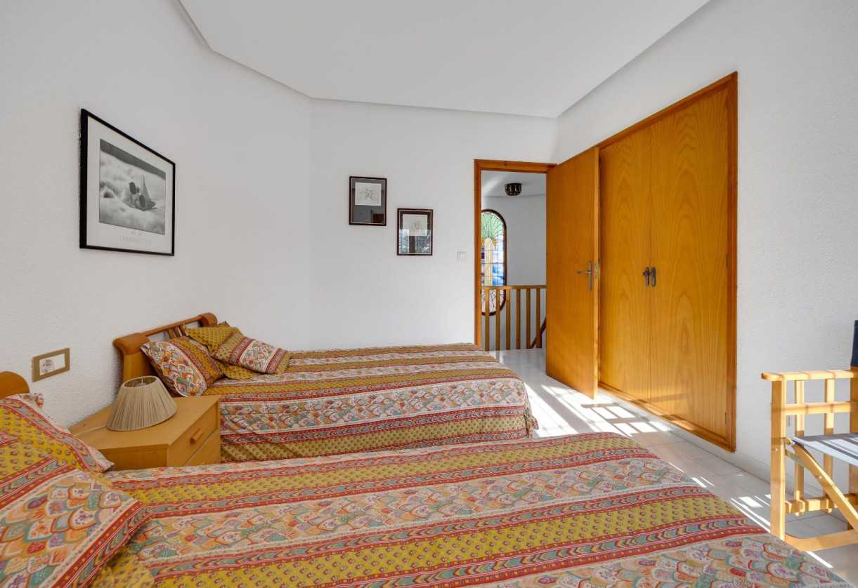 Resale · detached house · Santa Pola