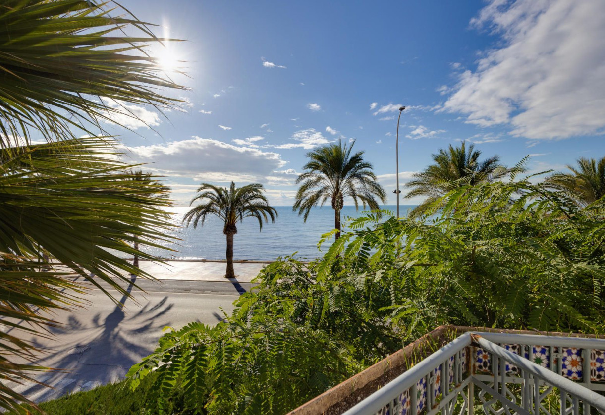 Resale · detached house · Santa Pola