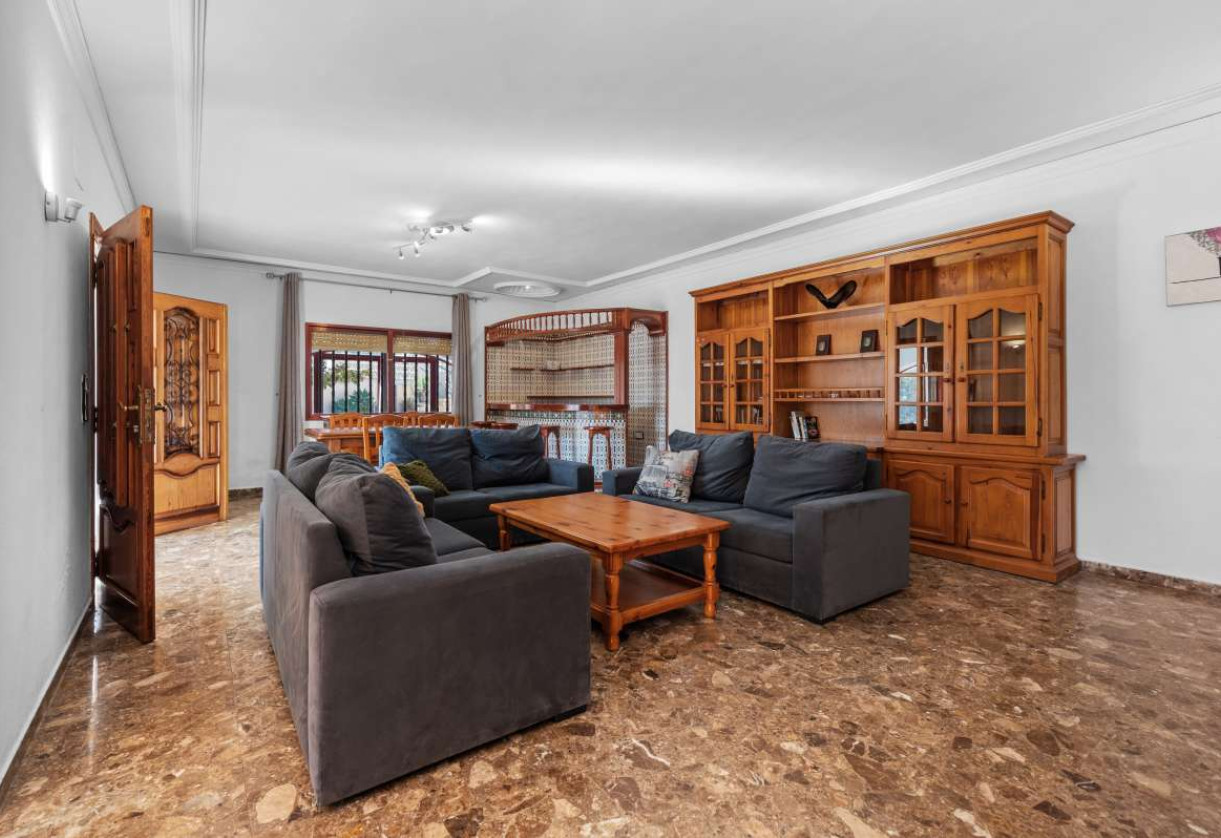 Sale · detached house · Calpe