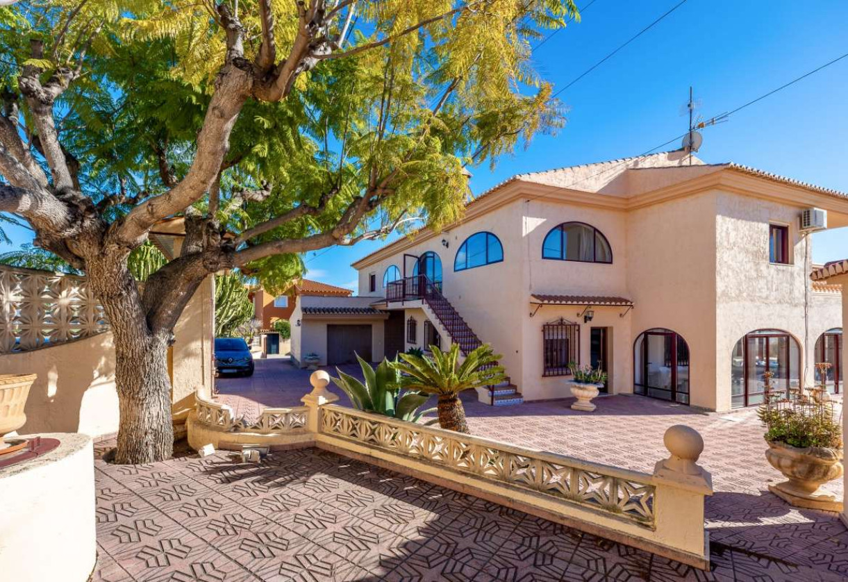 Sale · detached house · Calpe