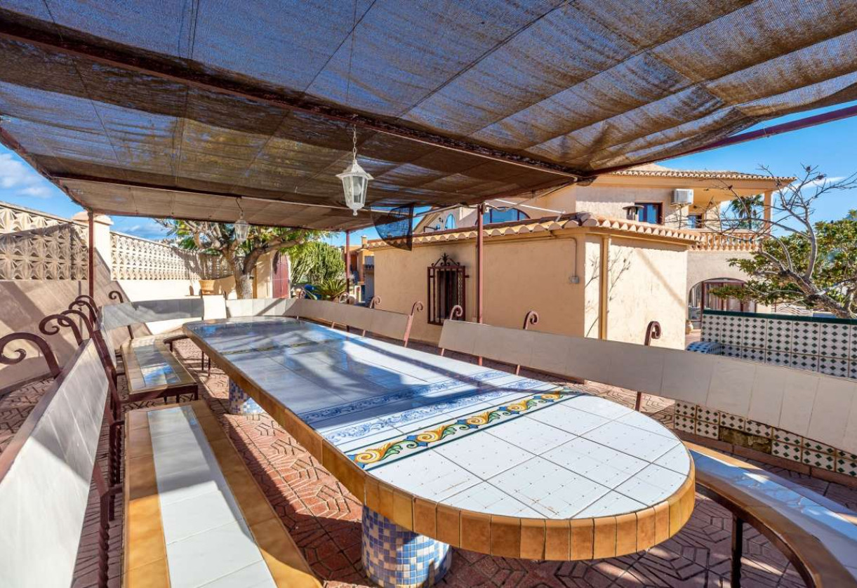 Sale · detached house · Calpe