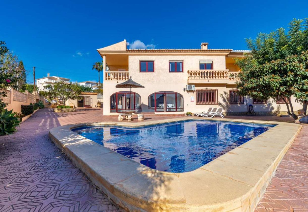Sale · detached house · Calpe