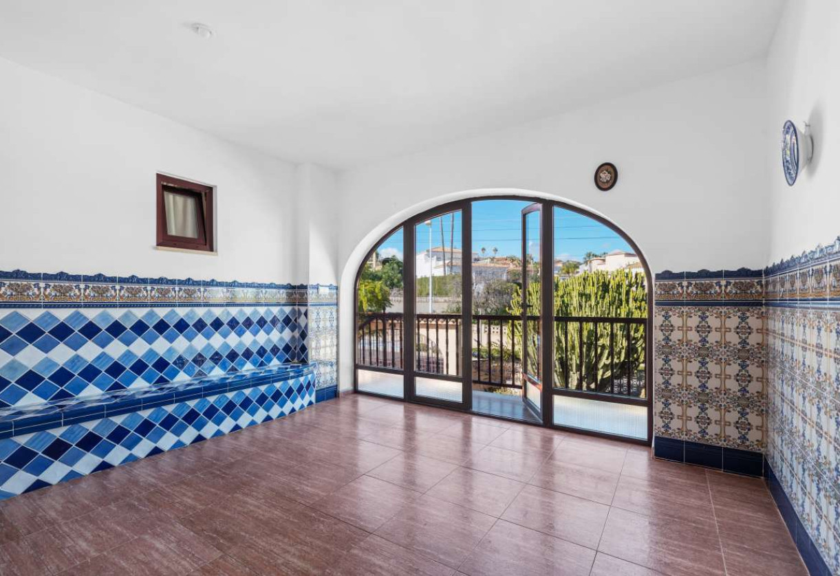 Sale · detached house · Calpe