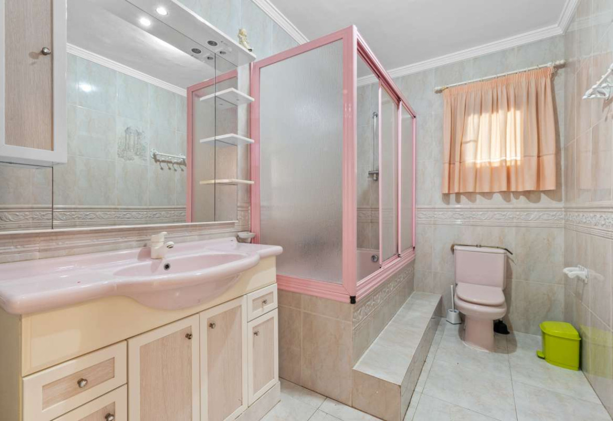 Sale · detached house · Calpe