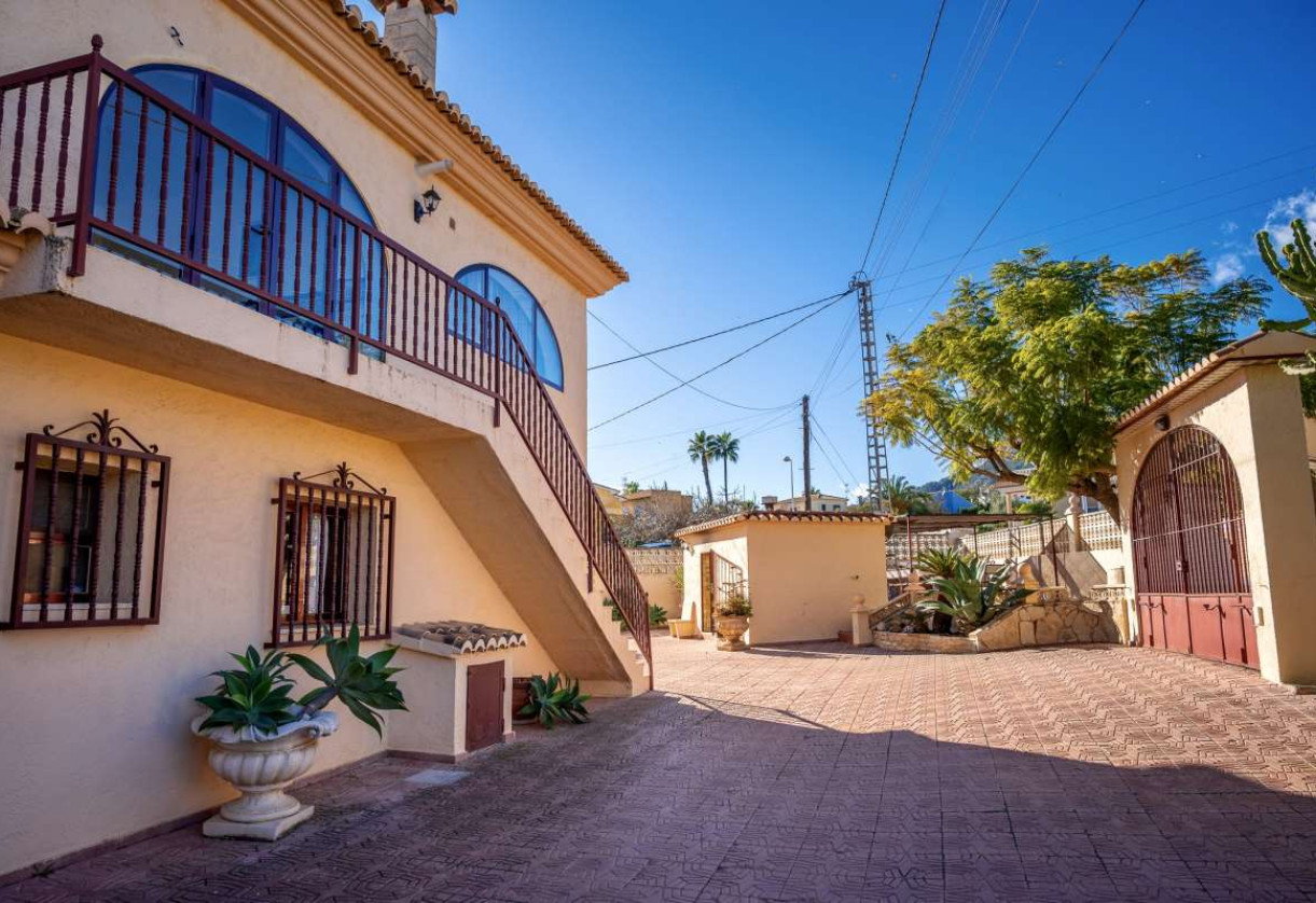 Sale · detached house · Calpe