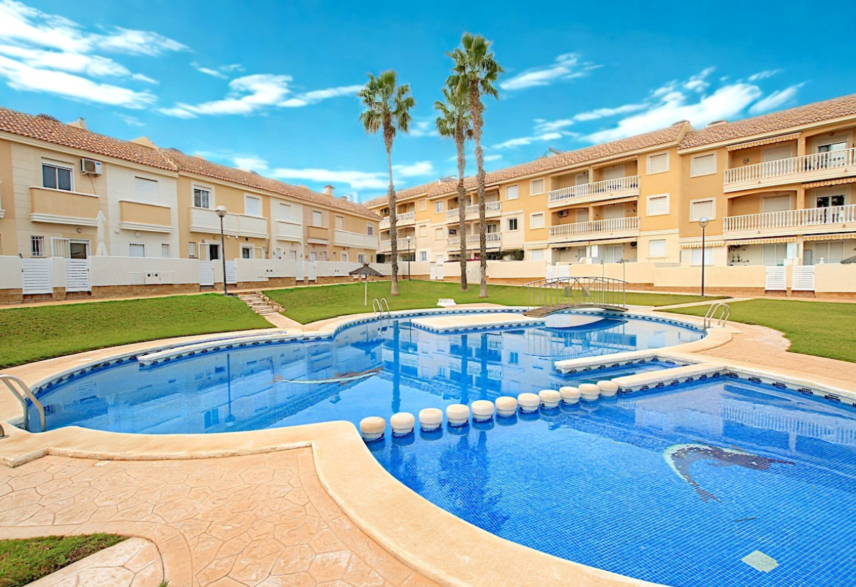 Resale · Apartment · Cabo Roig