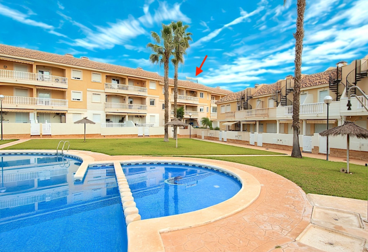 Resale · Apartment · Cabo Roig