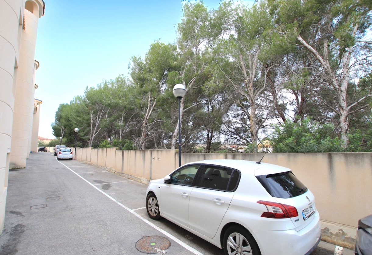 Resale · Apartment · Cabo Roig