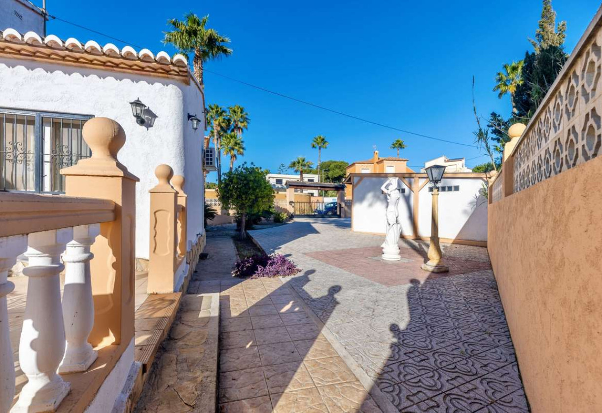 Sale · detached house · Calpe