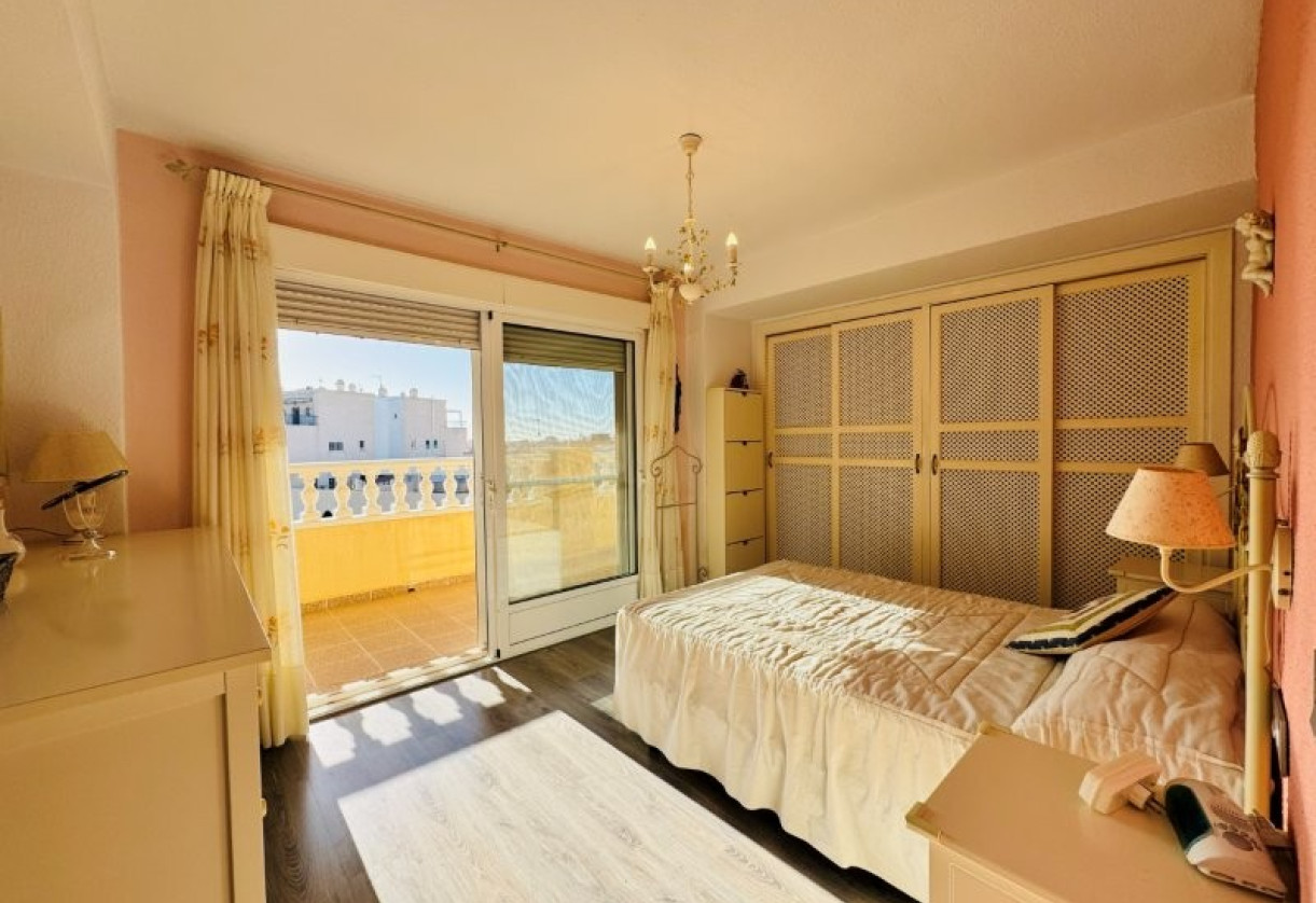 Rynek wtórny · penthouse · La Mata · Alanis