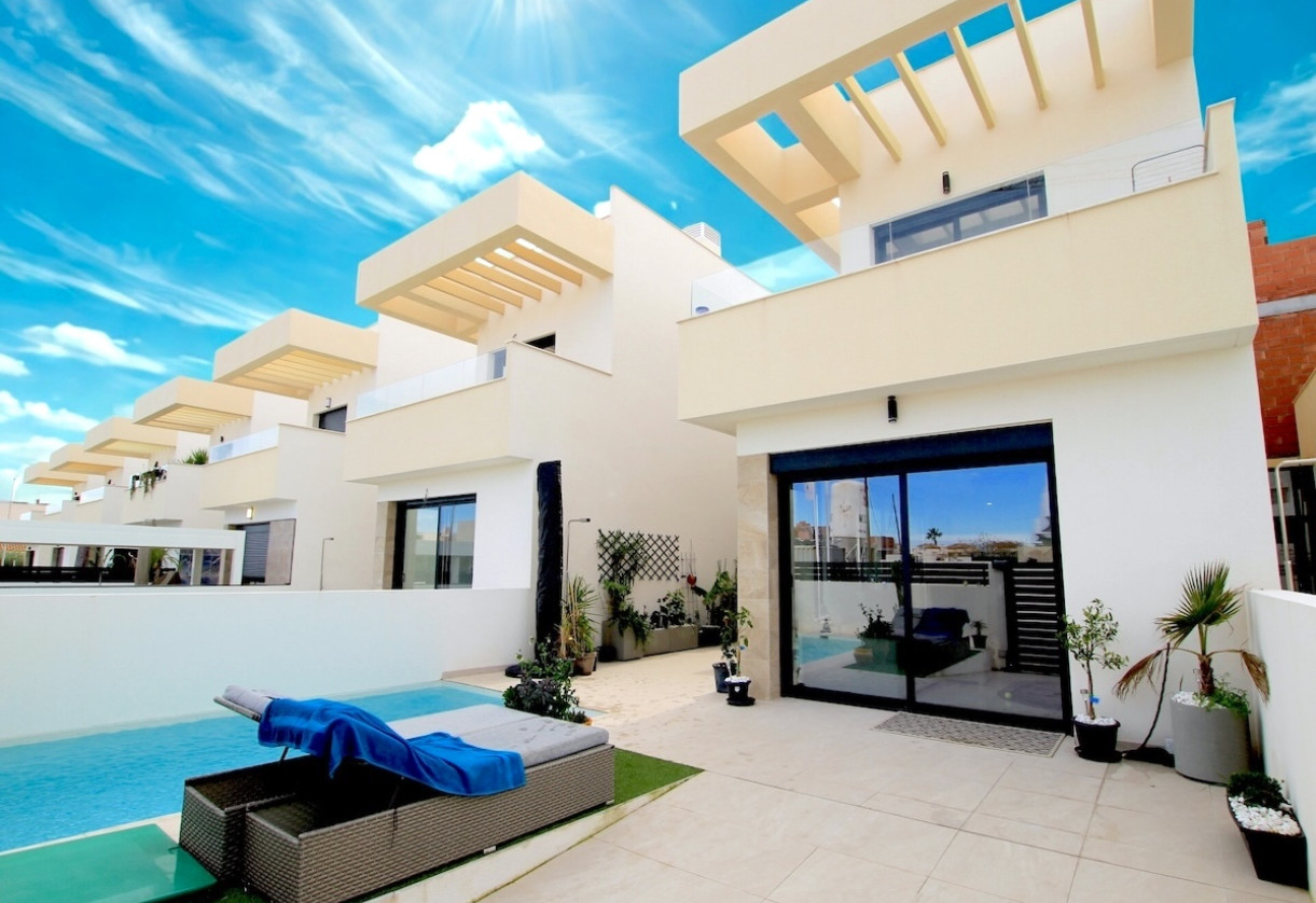 Sale · Villa · Los Montesinos - La Herrada