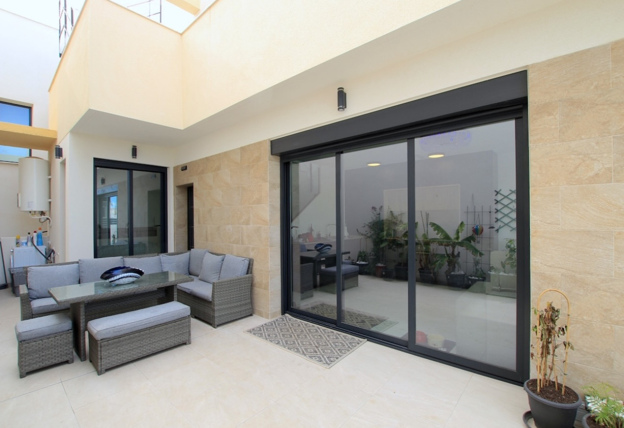 Sale · Villa · Los Montesinos - La Herrada