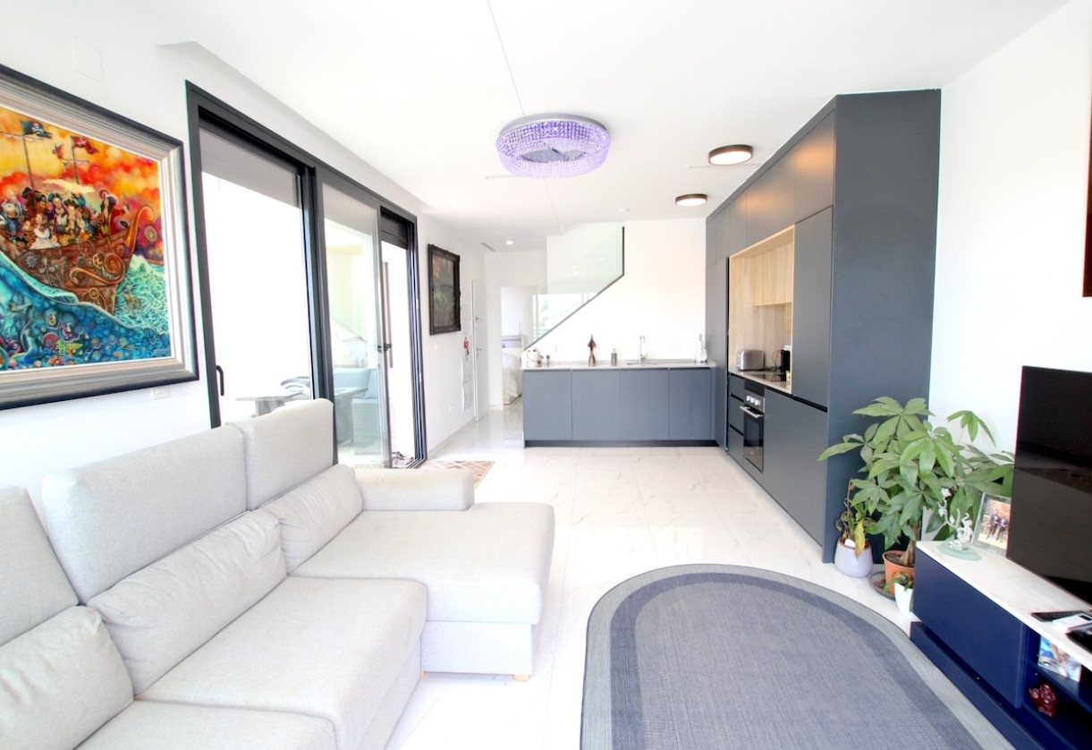 Sale · Villa · Los Montesinos - La Herrada