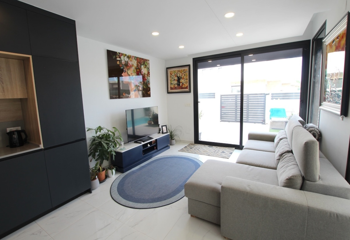 Sale · Villa · Los Montesinos - La Herrada