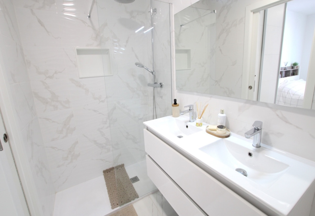 Sale · Villa · Los Montesinos - La Herrada