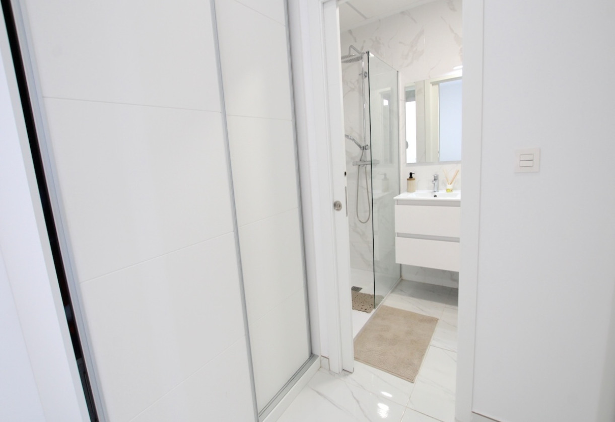 Sale · Villa · Los Montesinos - La Herrada