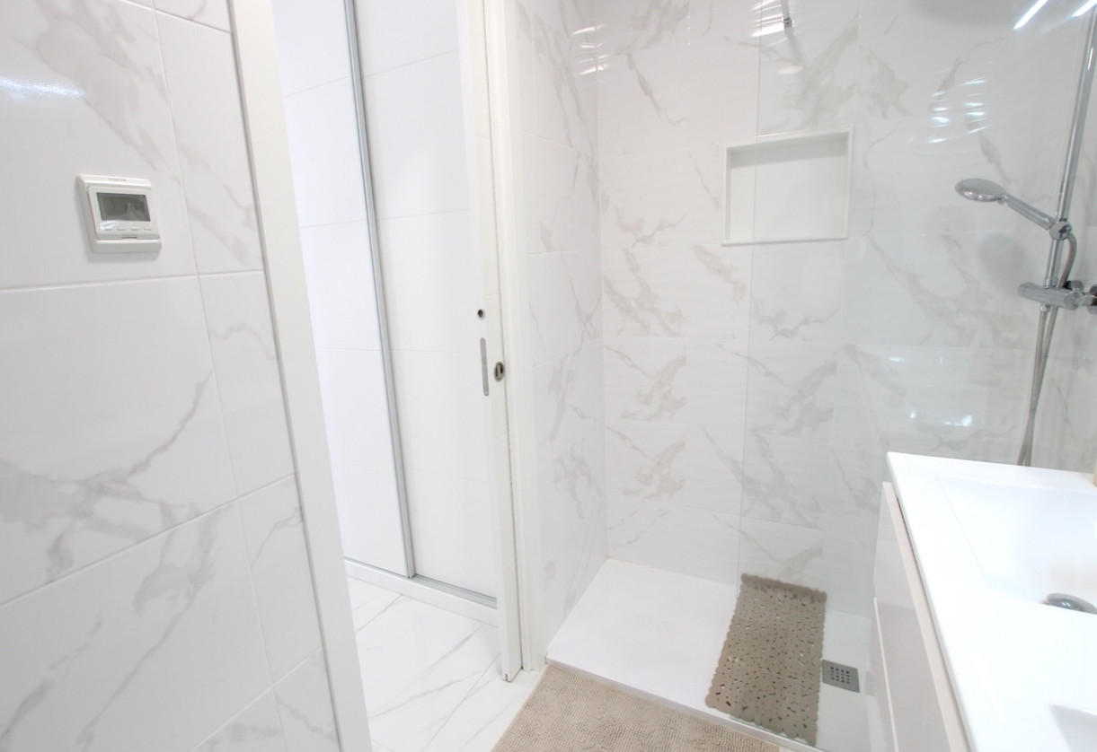 Sale · Villa · Los Montesinos - La Herrada