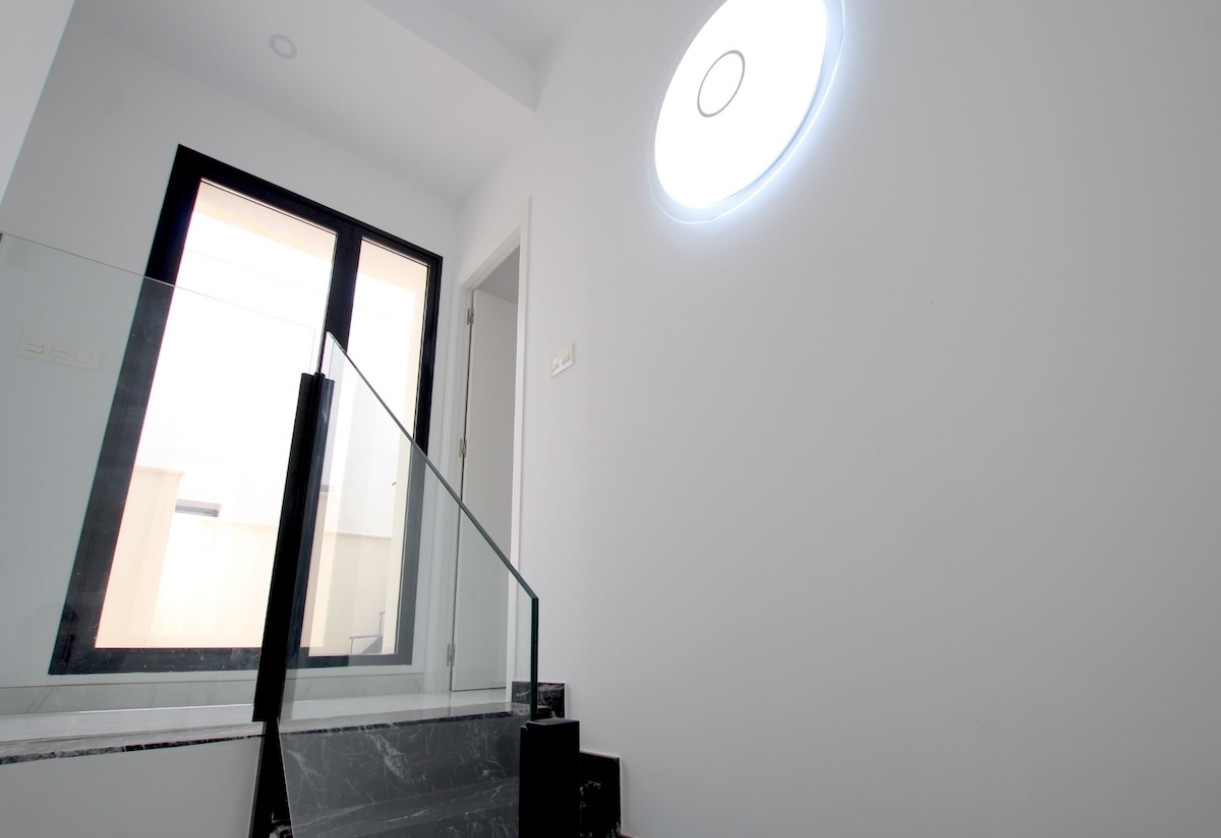 Sale · Villa · Los Montesinos - La Herrada