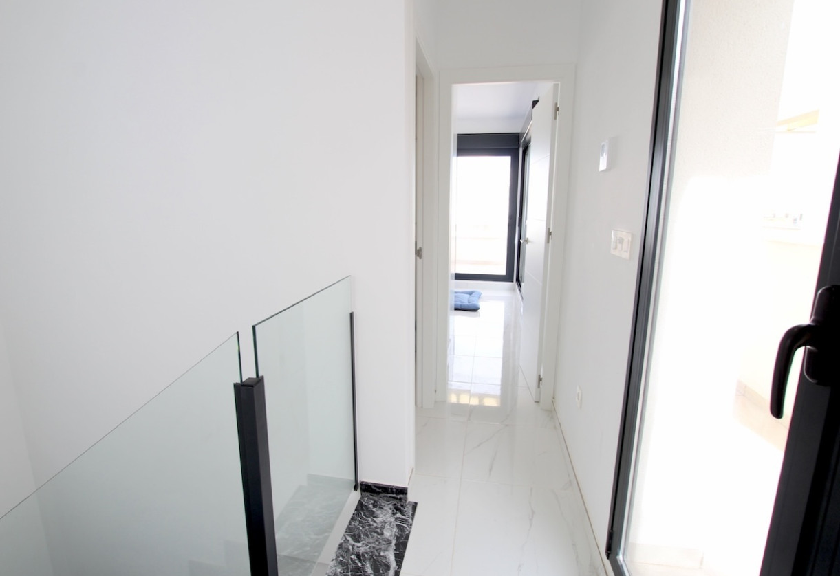 Sale · Villa · Los Montesinos - La Herrada