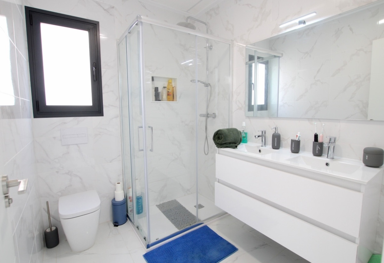 Sale · Villa · Los Montesinos - La Herrada