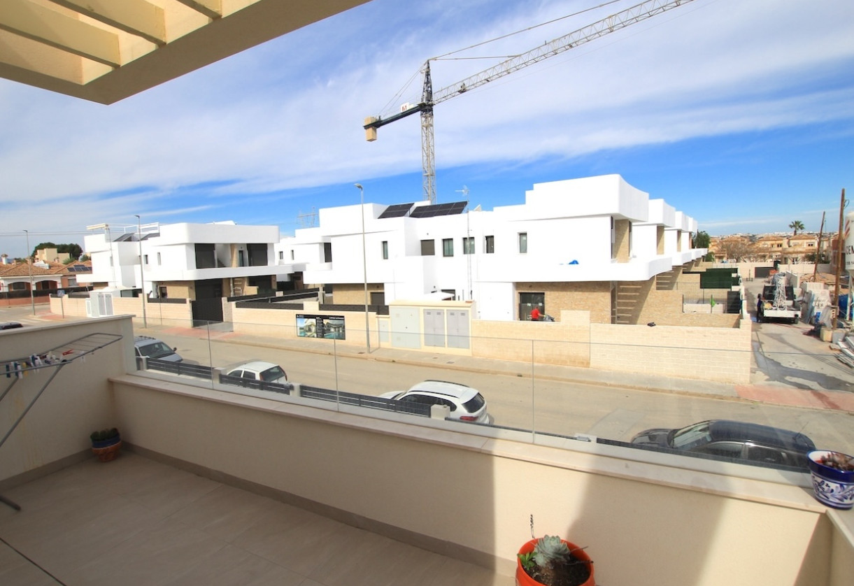 Sale · Villa · Los Montesinos - La Herrada