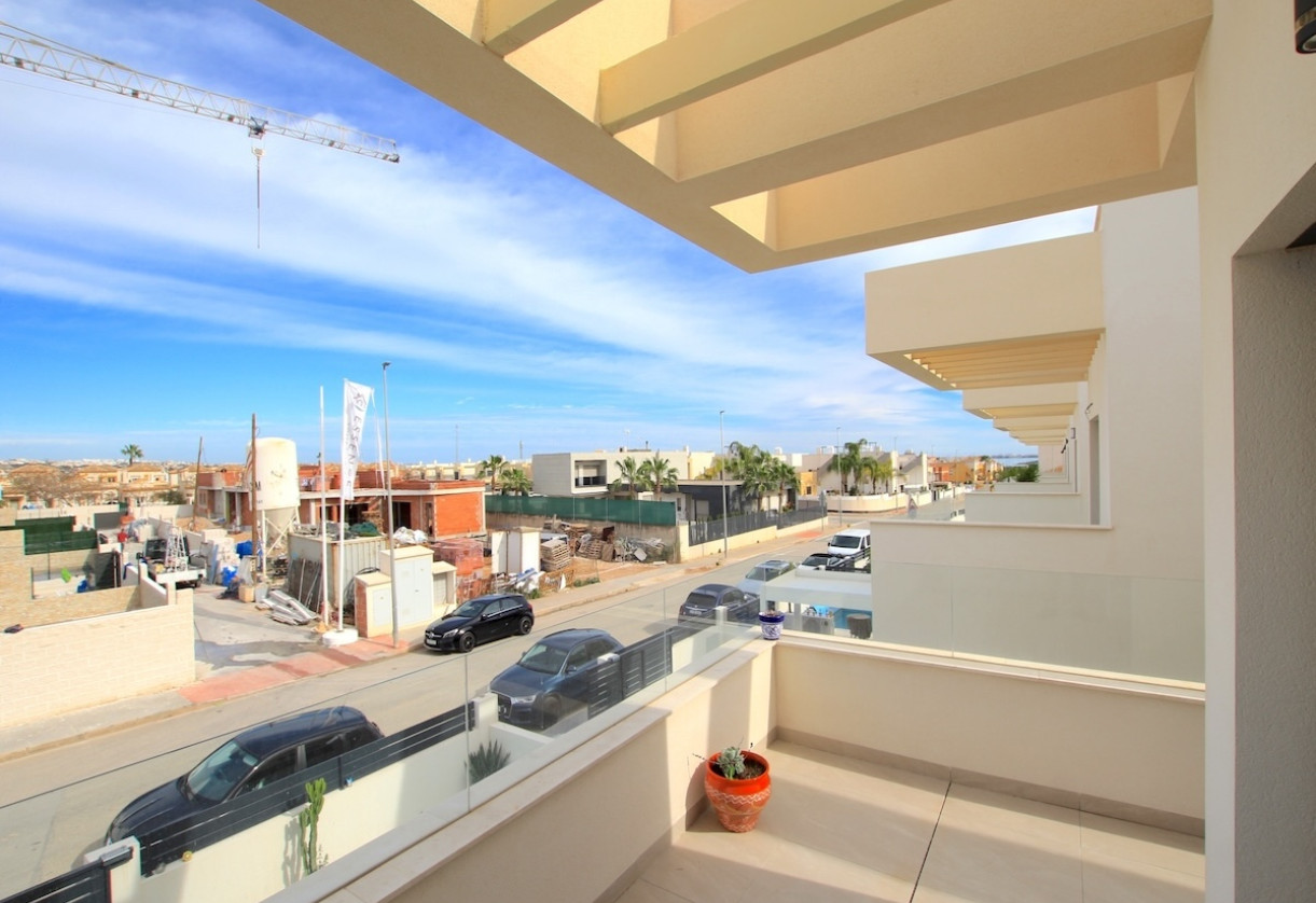 Sale · Villa · Los Montesinos - La Herrada