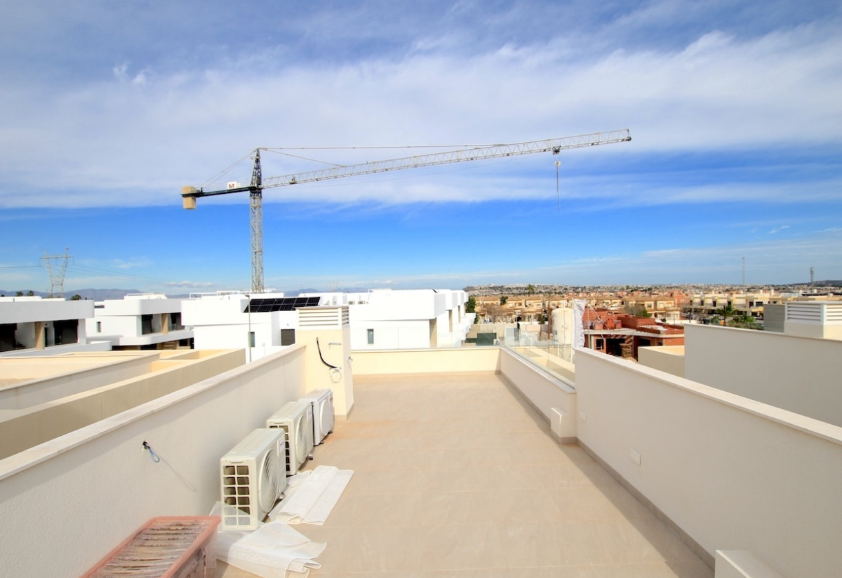 Sale · Villa · Los Montesinos - La Herrada