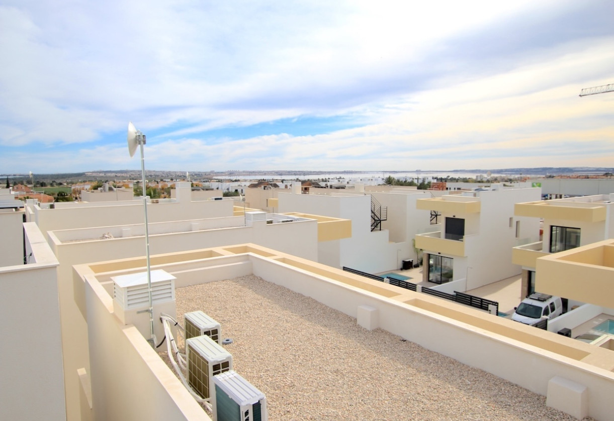 Sale · Villa · Los Montesinos - La Herrada