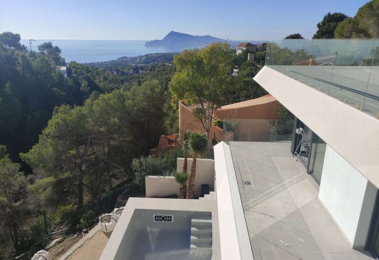 Resale · detached house · Altea